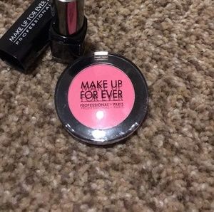 🖤 Makeup forever hot pink shadow